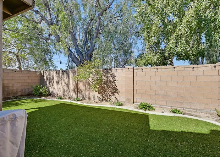 Renovated W/ Community Pool! Ferienhaus