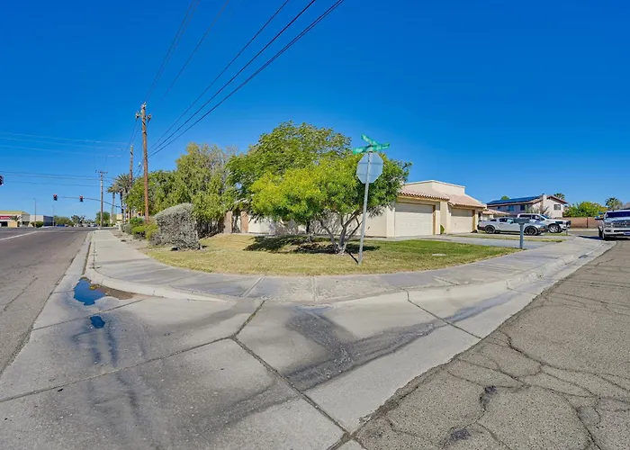 Renovated W/ Community Pool! Ferienhaus *