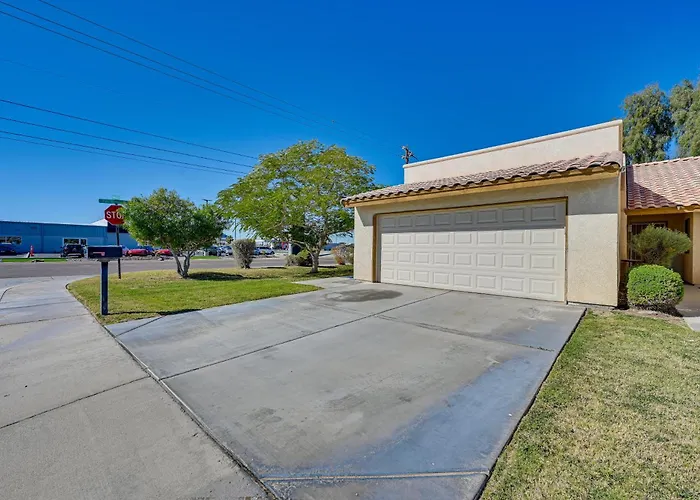 Renovated W/ Community Pool! Ferienhaus *