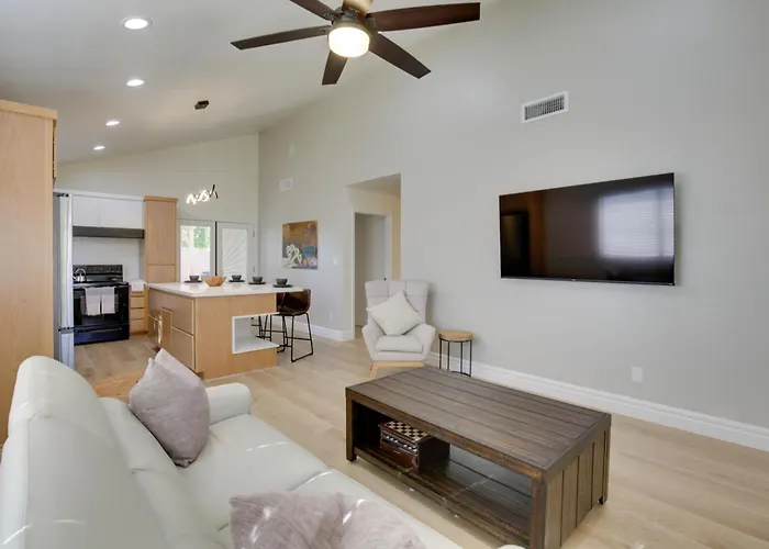 Renovated W/ Community Pool!