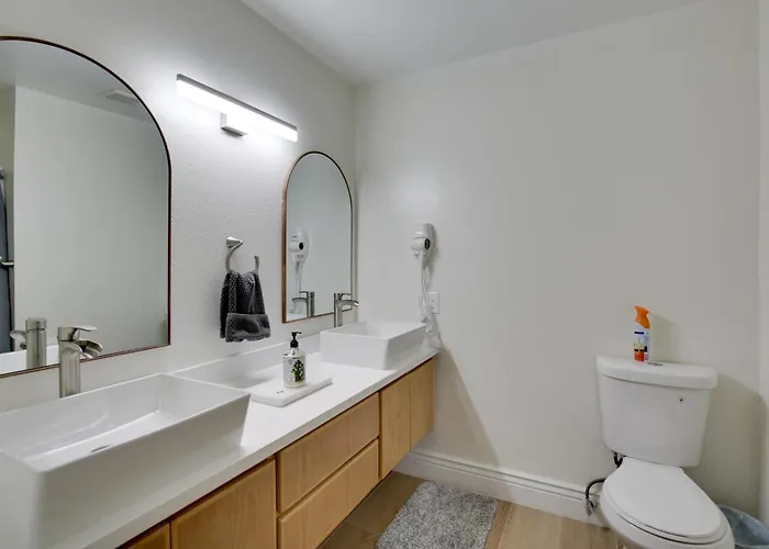 Ferienhaus Renovated W/ Community Pool! *