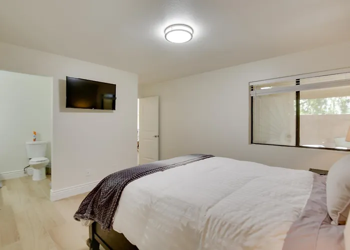 Renovated W/ Community Pool! *
