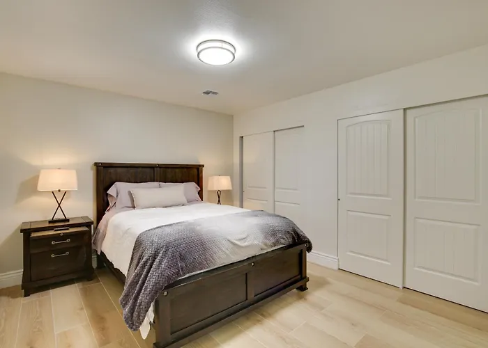 Renovated W/ Community Pool! * Yuma