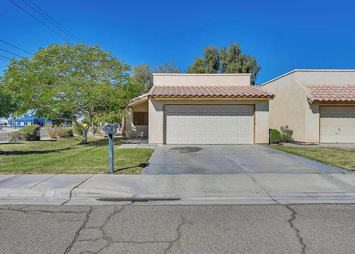 Renovated W/ Community Pool! Ferienhaus
