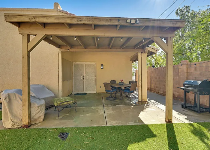 Renovated W/ Community Pool! Ferienhaus *